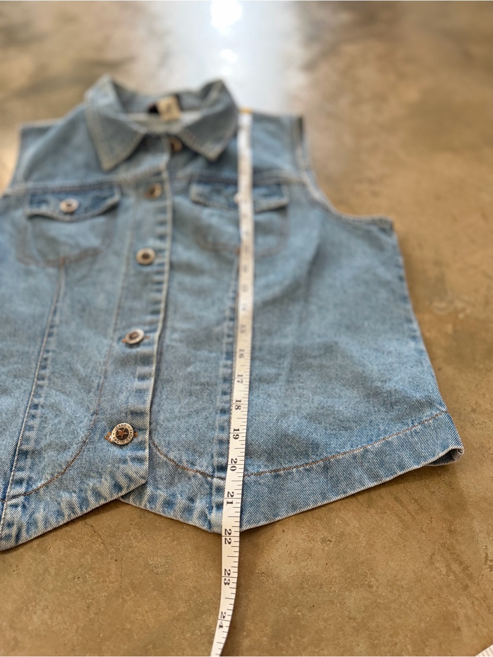 Vintage Faded Glory L Denim Vest Cotton Fall Family Photos Game Day Fit Tailgate - Picture 5 of 8